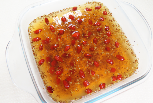 Osmanthus Jelly with Wolfberries